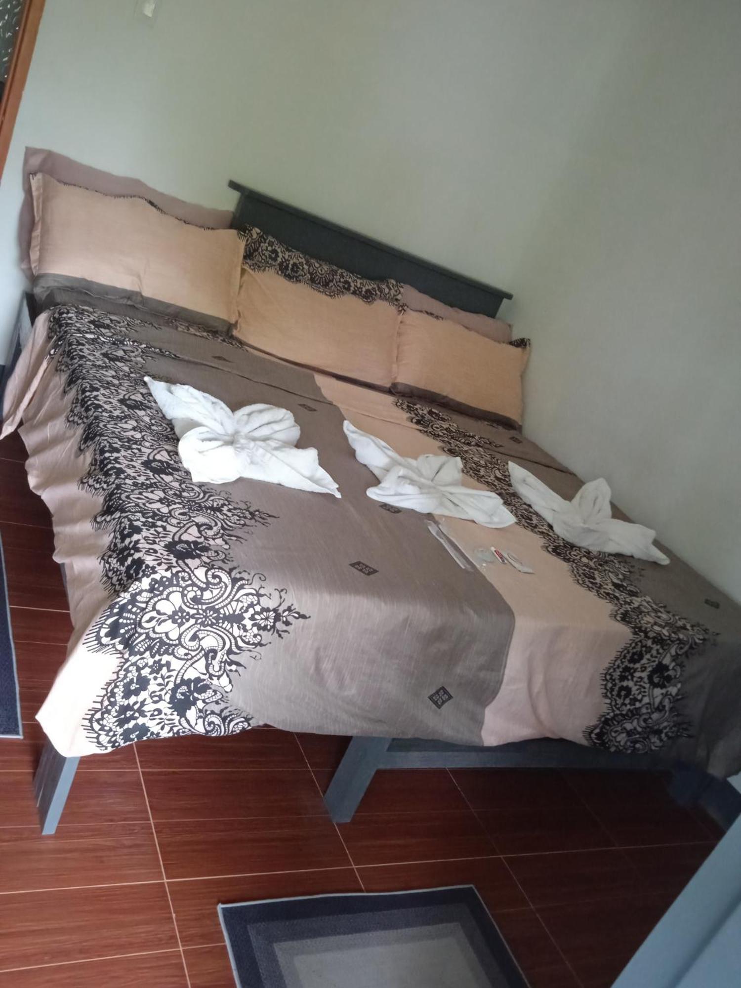 Clarin  Sarah'S Garden Bnb & Spa Bed & Breakfast エクステリア 写真