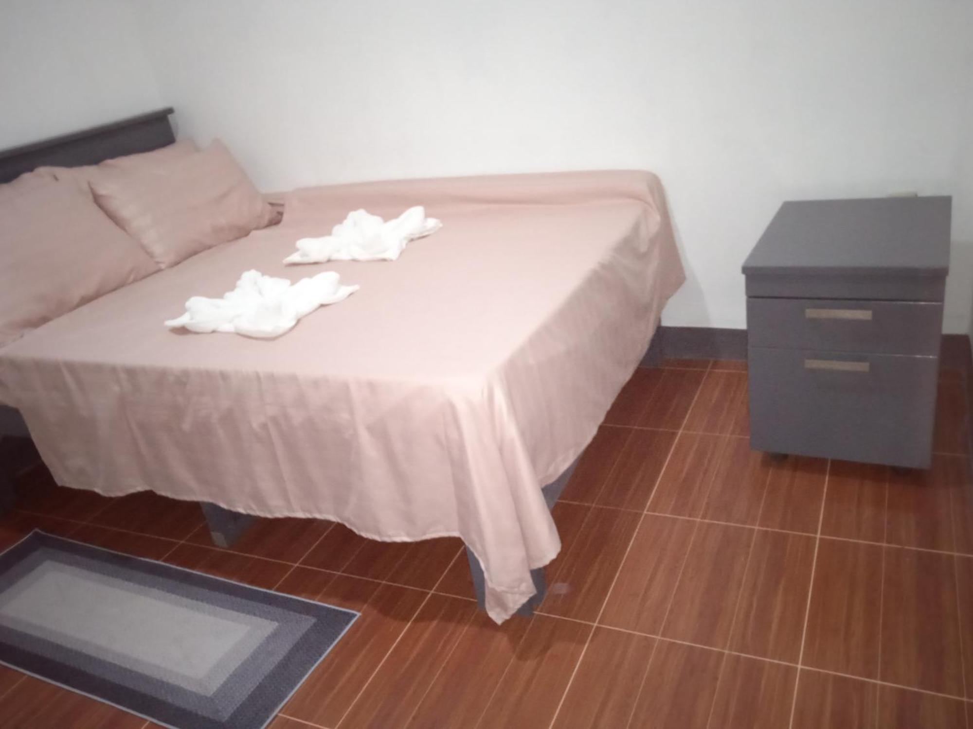 Clarin  Sarah'S Garden Bnb & Spa Bed & Breakfast エクステリア 写真